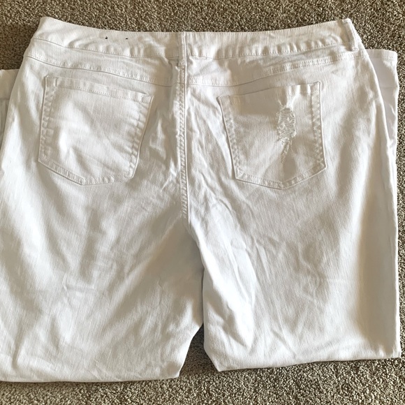 Cato White Distressed Jeans - Picture 5 of 5